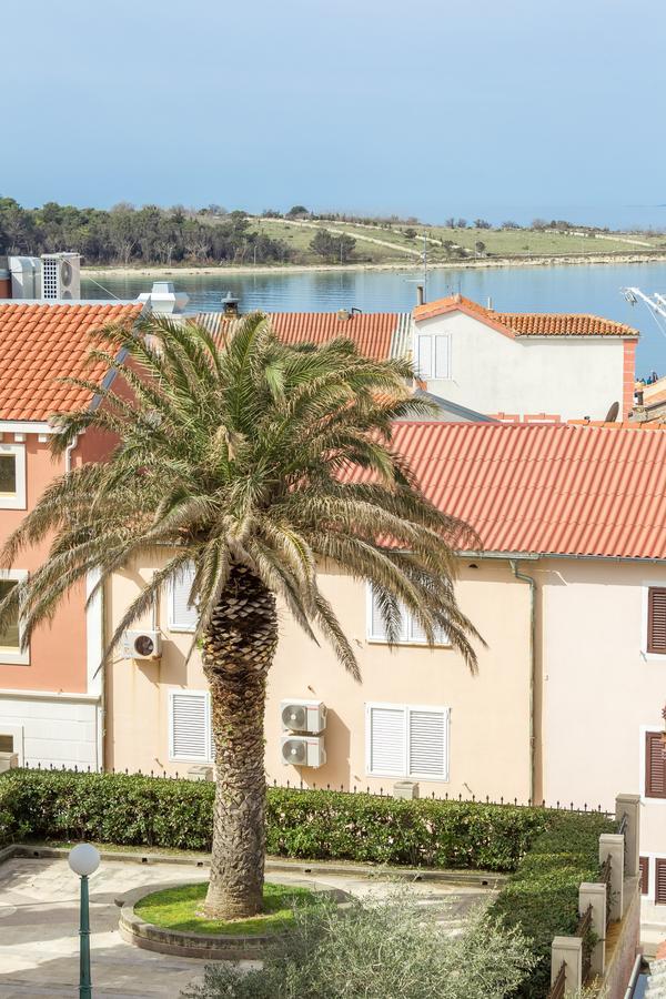 Apartments In City Center Ventus Новалья Экстерьер фото
